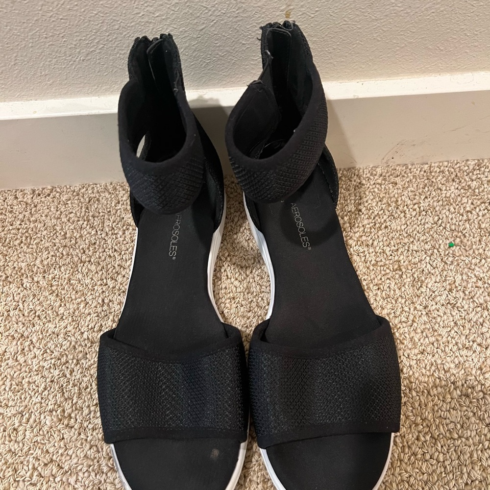 AEROSOLES Black Sandals size 10